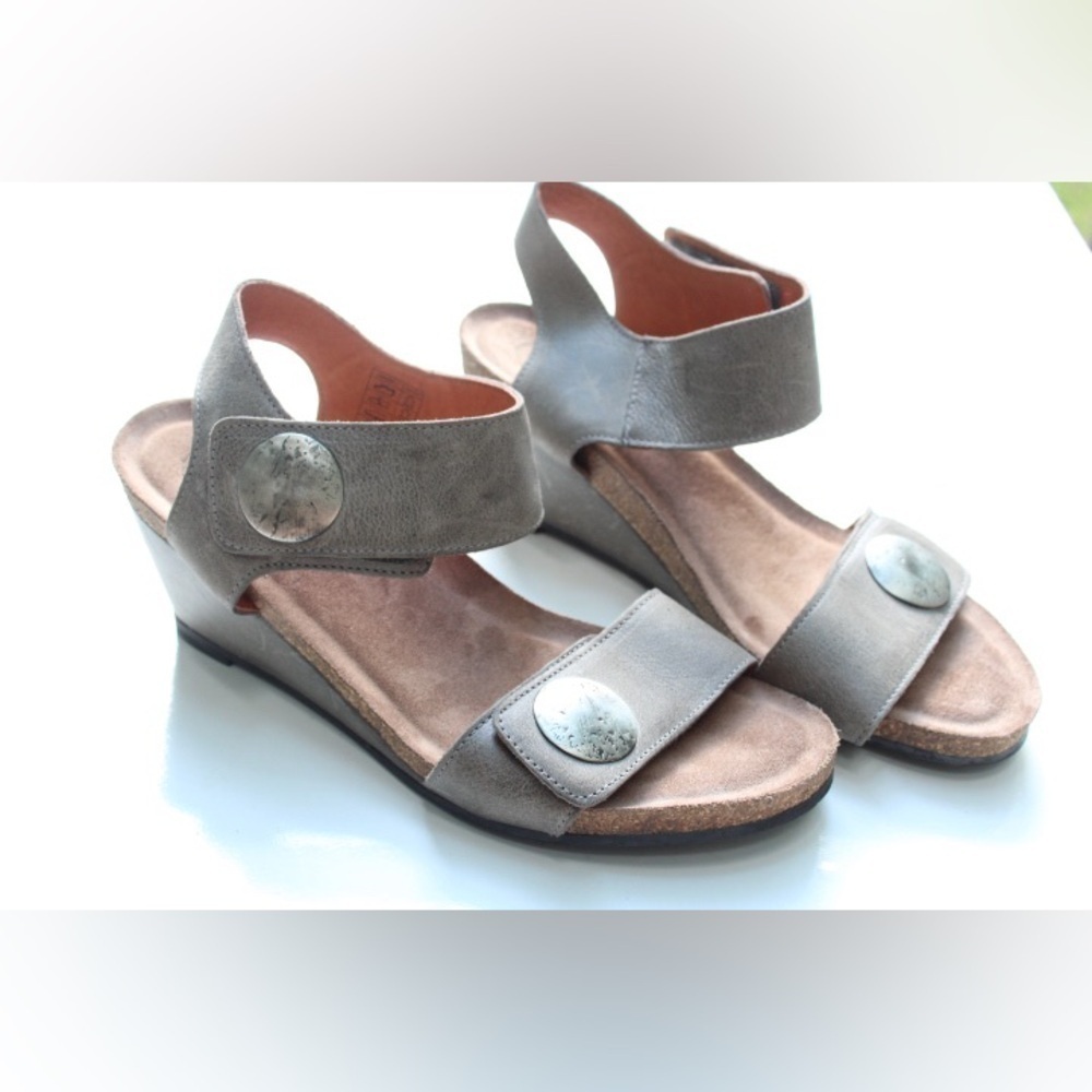 Taos Carousel sandals